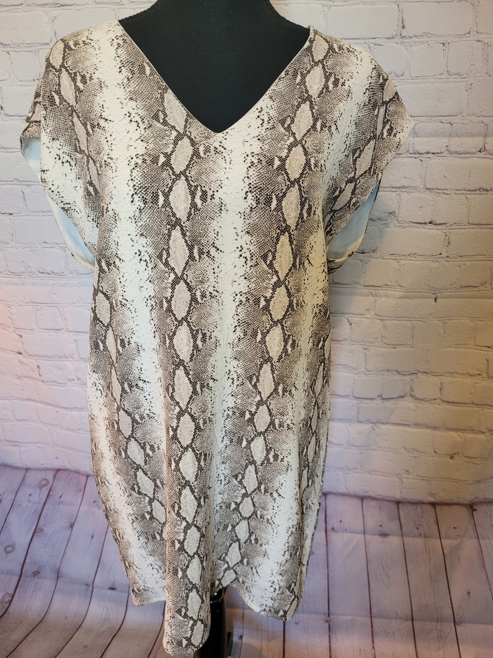 Slate & Willow Size Small Snakeskin Mini Dress Brown Cream Sexy Date Night